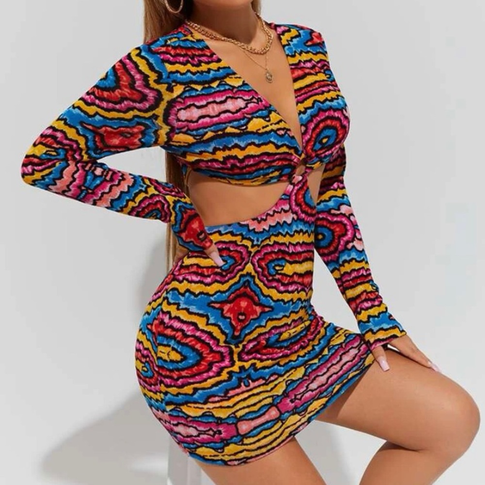 Allover Print Ring Linked Cut Out Backless Bodycon Dress
(Never worn)